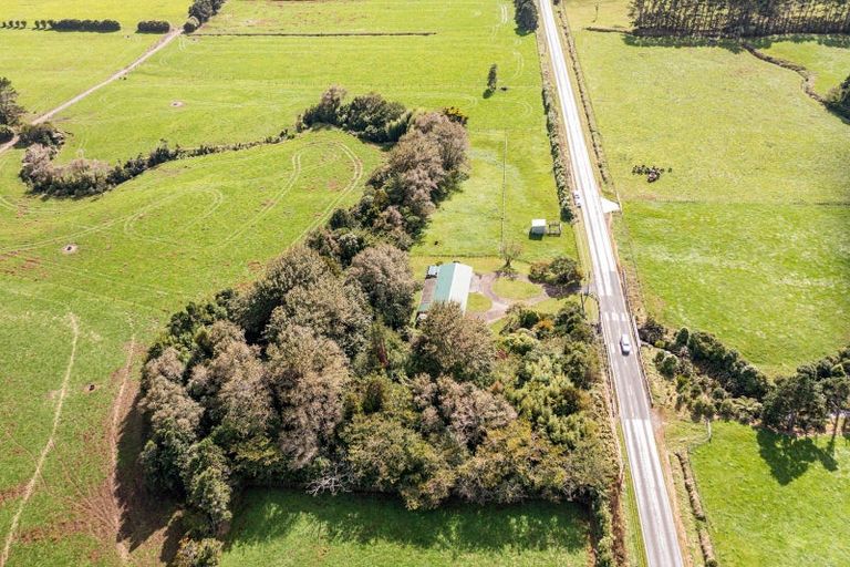 Photo of property in 2133 Wiremu Road, Newall, New Plymouth, 4381