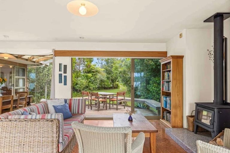 Photo of property in 42 Harbour View Road, Point Wells, Warkworth, 0986