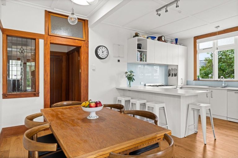 Photo of property in 34 Bowling Road, Greenmeadows, Napier, 4112