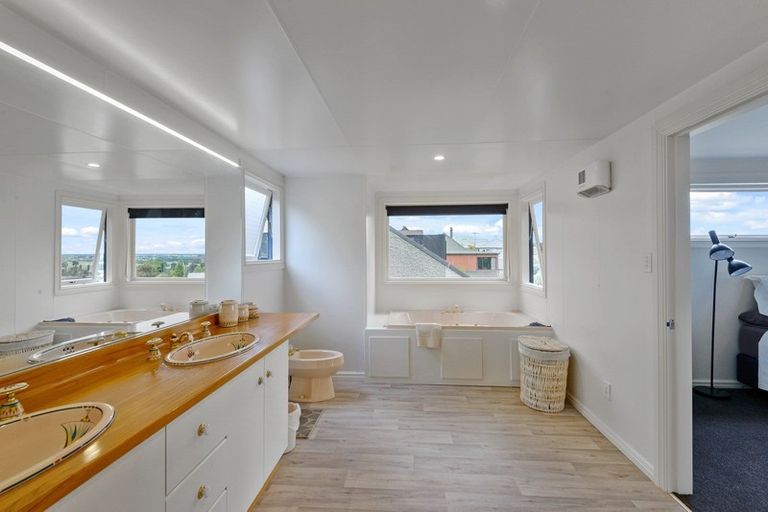 Photo of property in 60 Penruddock Rise, Westmorland, Christchurch, 8025