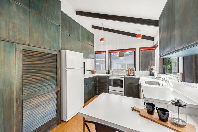 Photo of property in 8 Freemans Way, Pinehaven, Upper Hutt, 5019