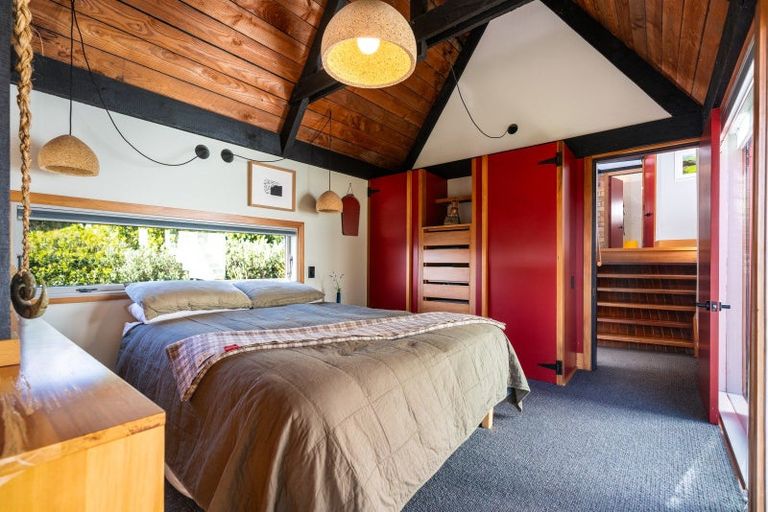 Photo of property in 77 Palliser Road, Roseneath, Wellington, 6011