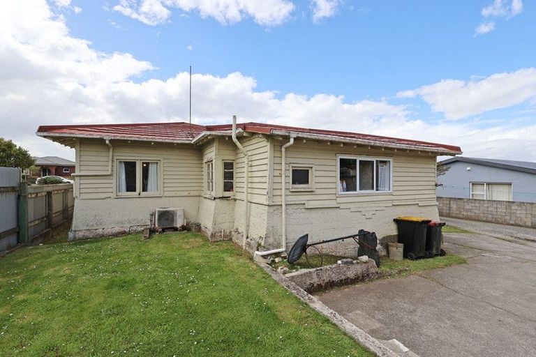 Photo of property in 23 Nichol Street, Heidelberg, Invercargill, 9812