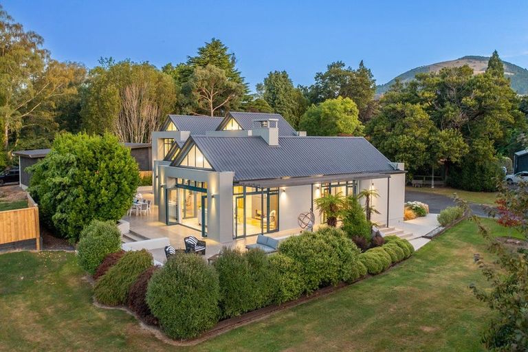 Photo of property in 105 Gladstone Road, Dalmore, Dunedin, 9010