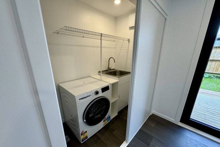 Photo of property in 35 Te Puketoka Lane, Mangere, 2022