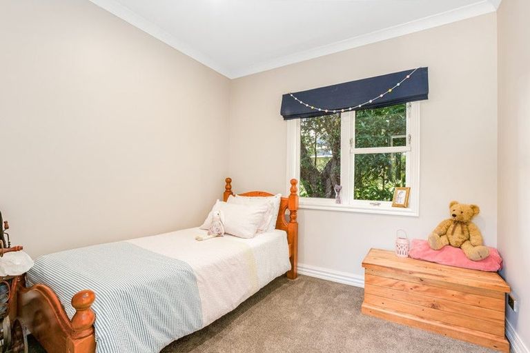 Photo of property in 61 Seaview Road, Paremata, Porirua, 5024