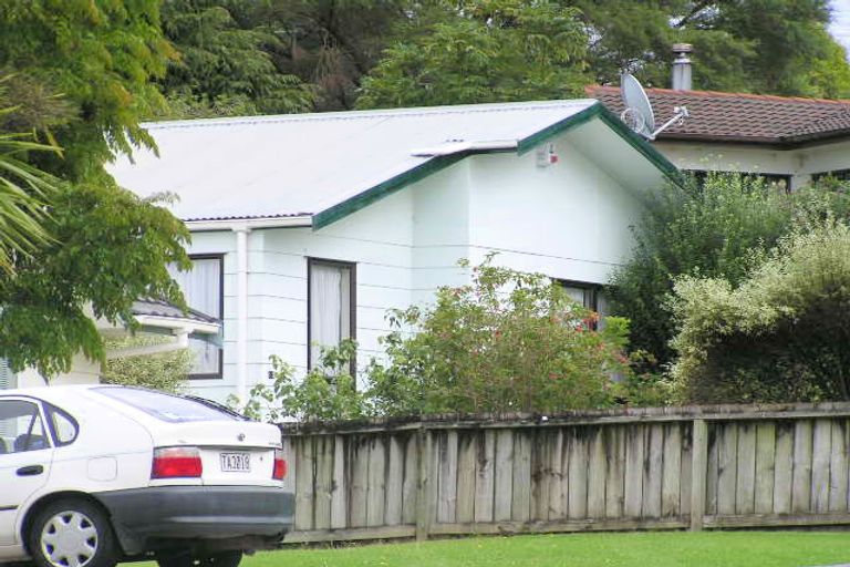 Photo of property in 10 Frosses Place, Massey, Auckland, 0614