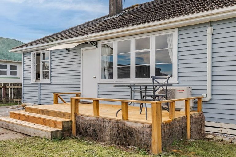 Photo of property in 4 Colvin Street, Westport, 7825