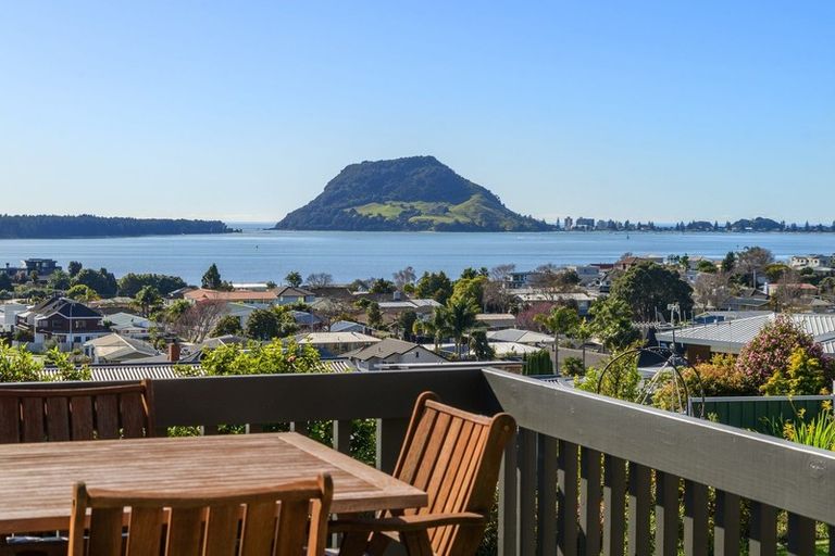 Photo of property in 18 Hinewa Road, Otumoetai, Tauranga, 3110