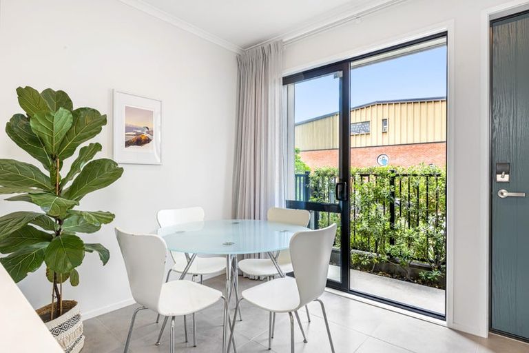 Photo of property in 42 Pennant Street, Long Bay, Auckland, 0630