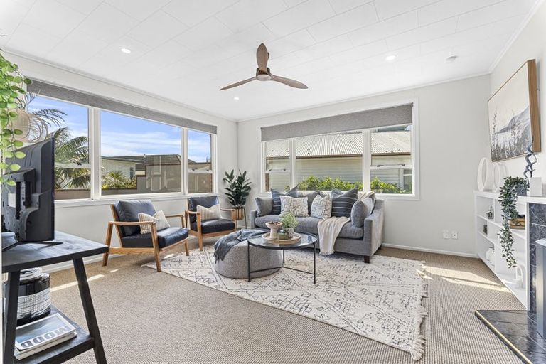 Photo of property in 15 Mclean Street, Strandon, New Plymouth, 4312