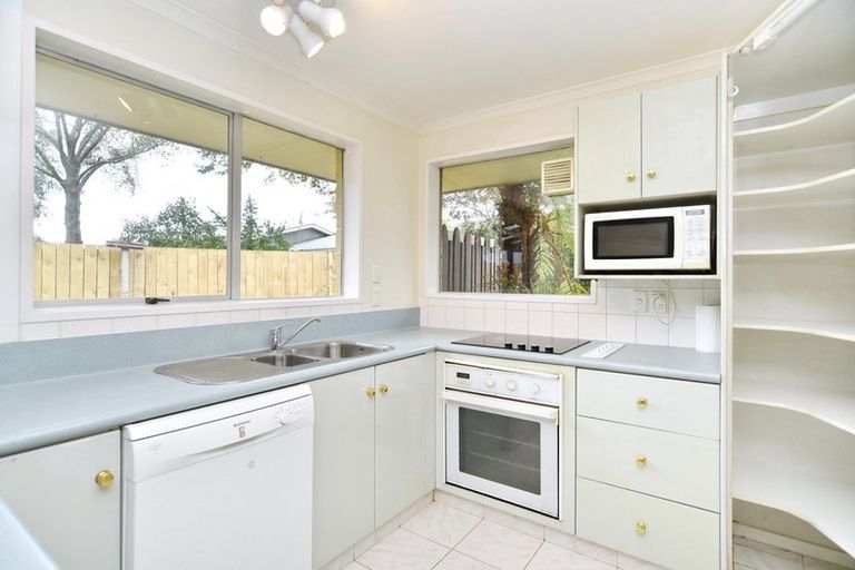 Photo of property in 10 Rachel Place, Avonhead, Christchurch, 8042
