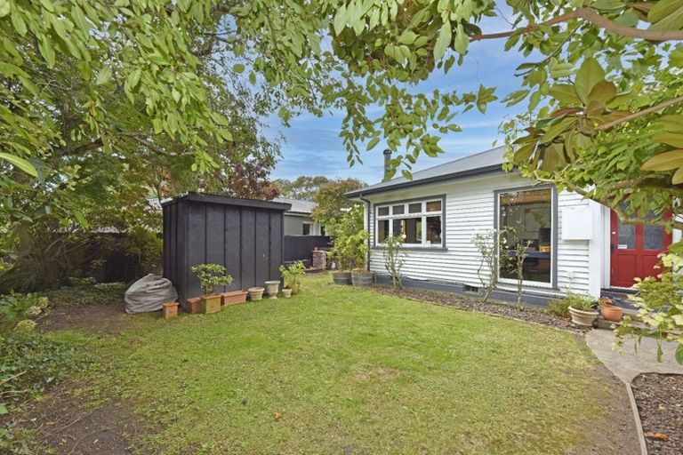 Photo of property in 42 Nortons Road, Avonhead, Christchurch, 8042
