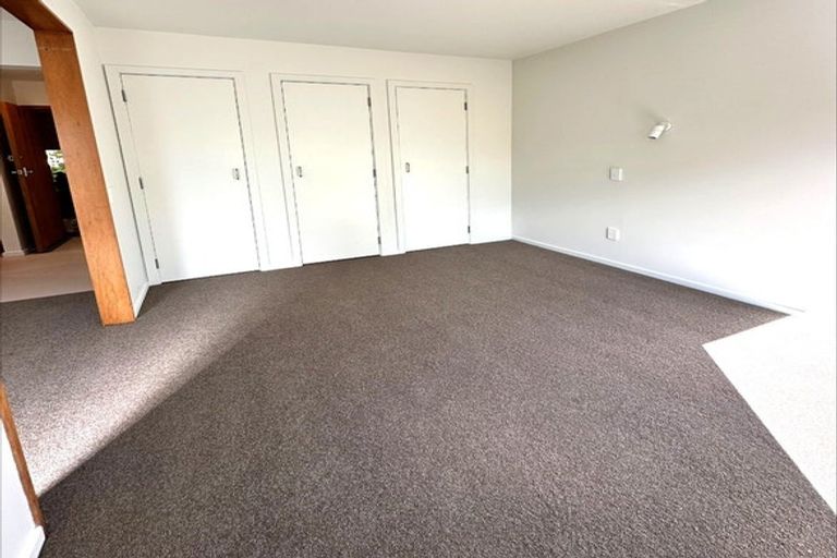 Photo of property in 6 Gill Road, Lowry Bay, Lower Hutt, 5013