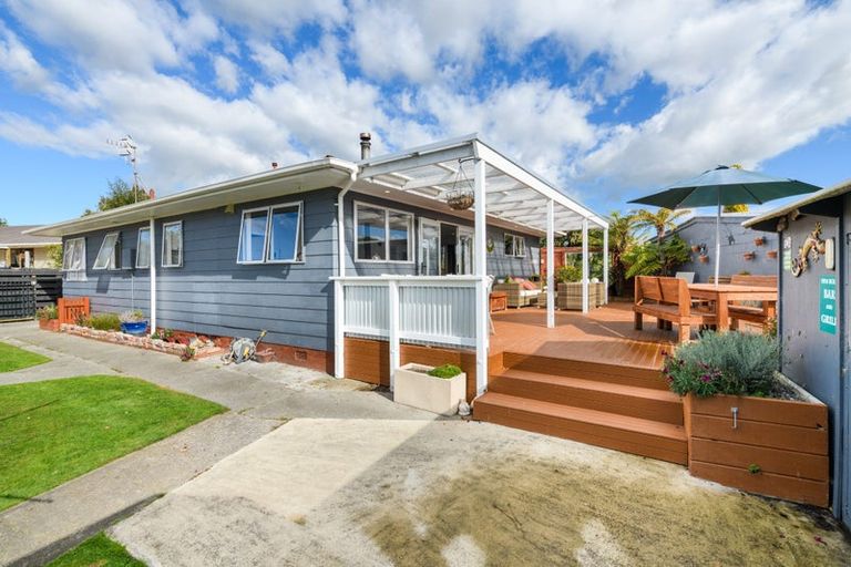 Photo of property in 2 Grant Place, Awapuni, Palmerston North, 4412