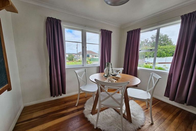 Photo of property in 13 Saint Annes Street, Levin, 5510
