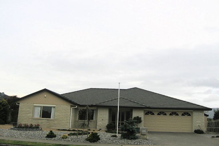 Photo of property in 4 Takahe Drive, Paraparaumu Beach, Paraparaumu, 5032