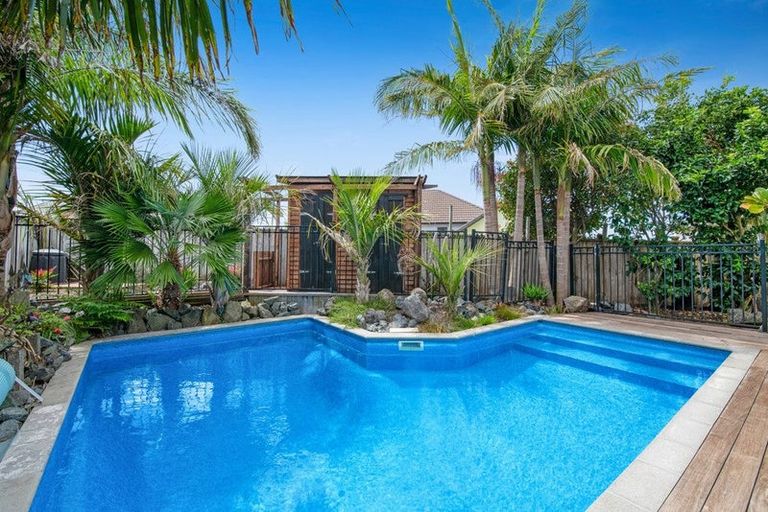 Photo of property in 115 Alec Craig Way, Gulf Harbour, Whangaparaoa, 0930