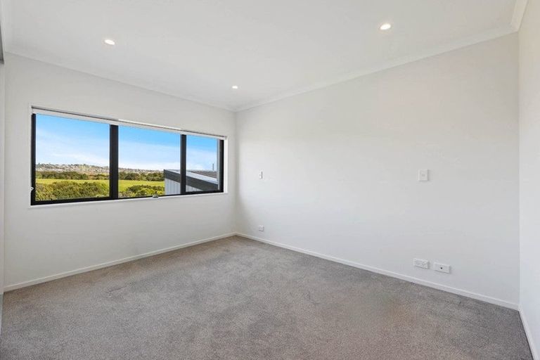 Photo of property in 1 Bonnette Road, Flat Bush, Auckland, 2019
