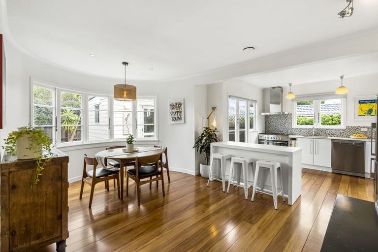 Photo of property in 1/46 Eversleigh Road, Belmont, Auckland, 0622