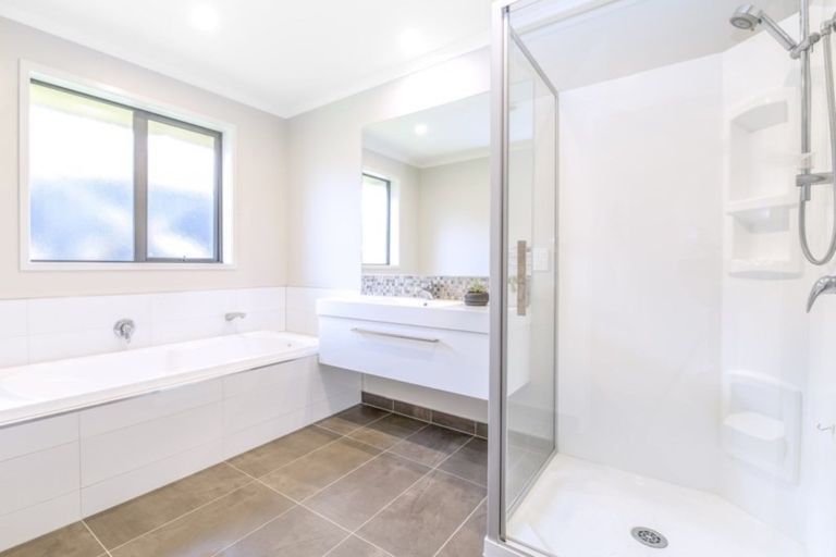 Photo of property in 9 Brian Cowley Place, Tuakau, 2121