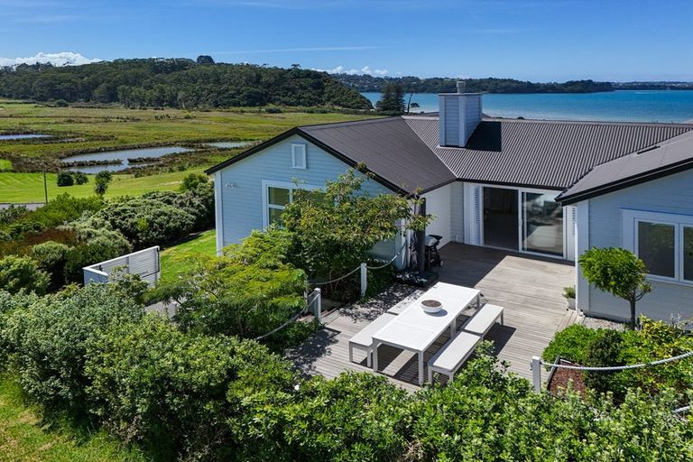 Photo of property in 98 Ahumoana Road, Okura Bush, Albany, 0794