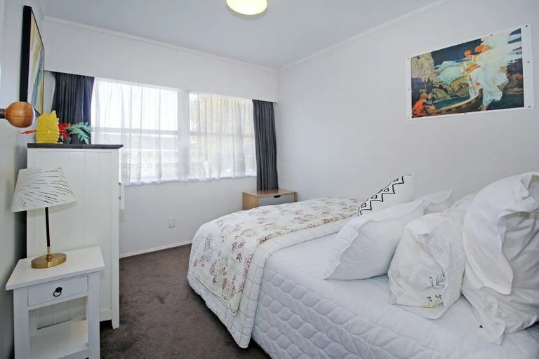 Photo of property in 24 Pooley Street, Pakuranga Heights, Auckland, 2010