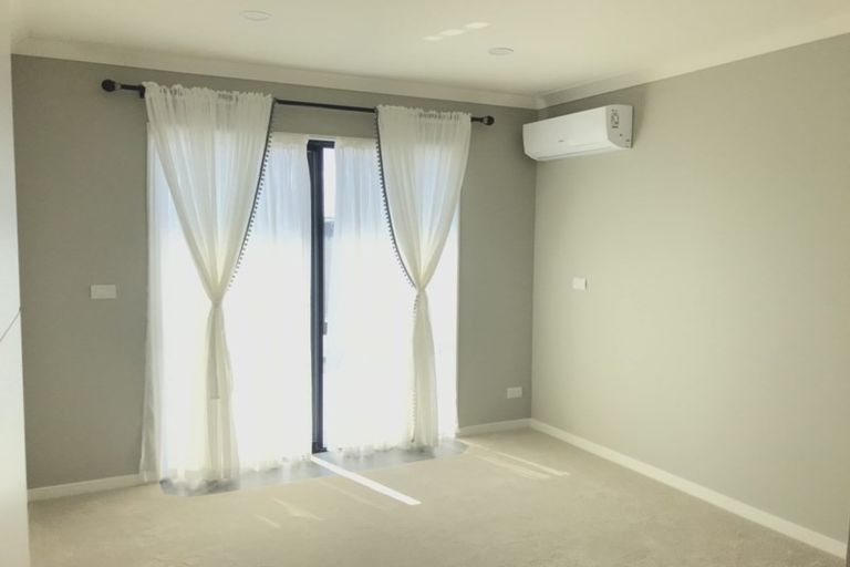 Photo of property in 66 Symes Drive, Red Beach, 0932