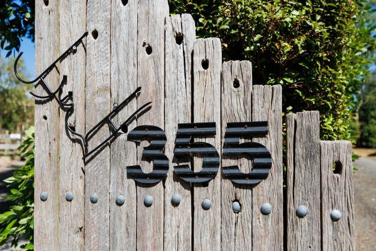 Photo of property in 355 Turitea Road, Turitea, Palmerston North, 4472