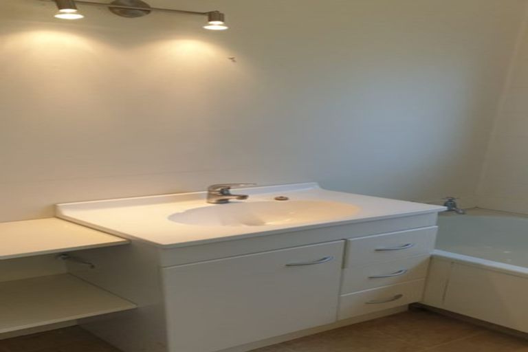 Photo of property in 2/23 Claymore Street, Manurewa, Auckland, 2102