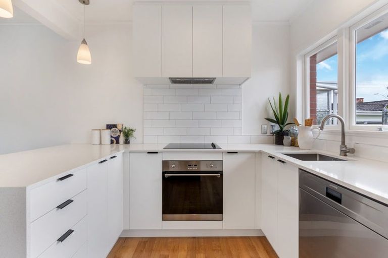 Photo of property in 3/109 Ocean View Road, Hillcrest, Auckland, 0627