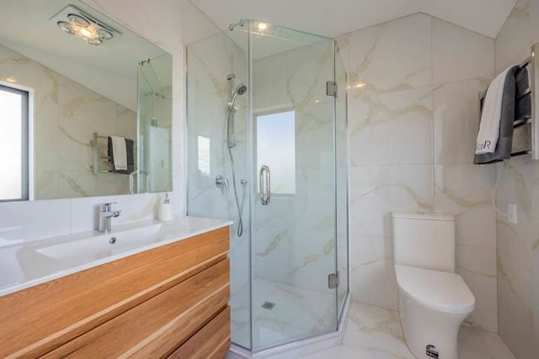 Photo of property in 8/8 Sheehan Road, Te Atatu South, Auckland, 0610