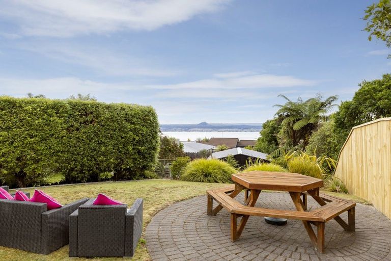 Photo of property in 1/19 Brunette Drive, Acacia Bay, Taupo, 3330