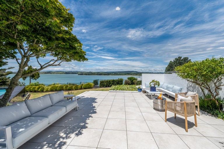 Photo of property in 1/121 Pah Road, Cockle Bay, Auckland, 2014