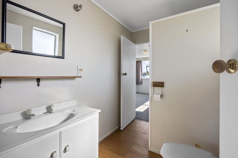 Photo of property in 4 Guernsey Place, Fitzherbert, Palmerston North, 4410