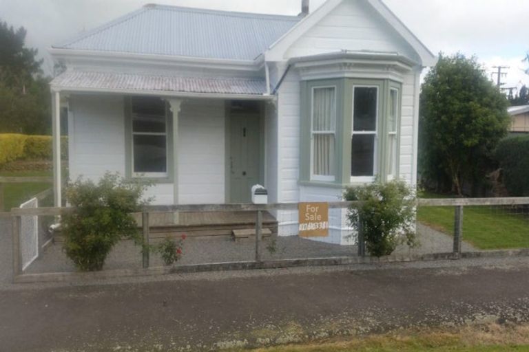 Photo of property in 35 Bridge Street, Eketahuna, 4900
