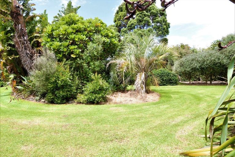 Photo of property in 10 Stingray Crescent, Whiritoa, Whangamata, 3691