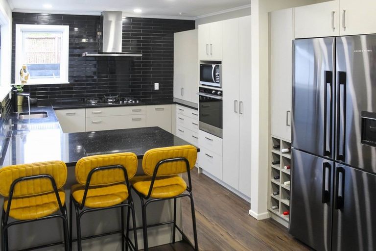 Photo of property in 23 Sunbrae Drive, Silverstream, Upper Hutt, 5019