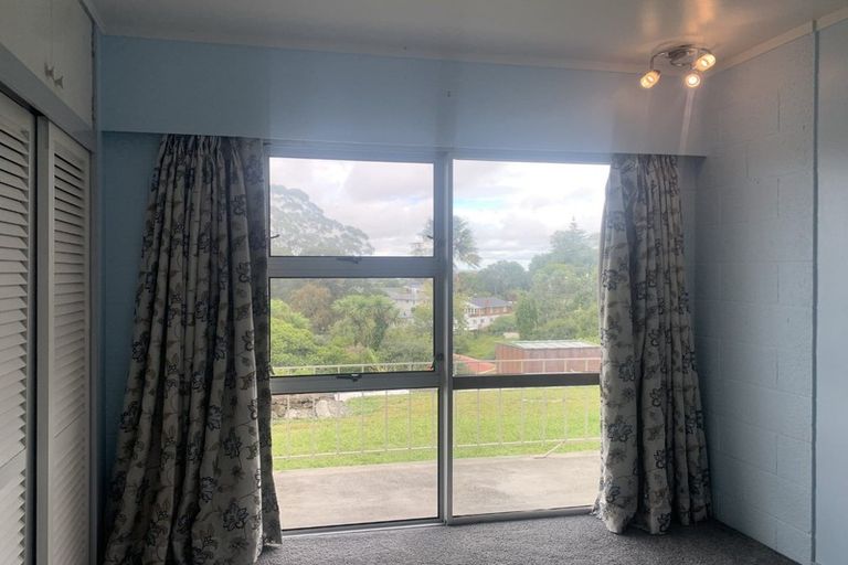 Photo of property in 423 Don Buck Road, Massey, Auckland, 0614