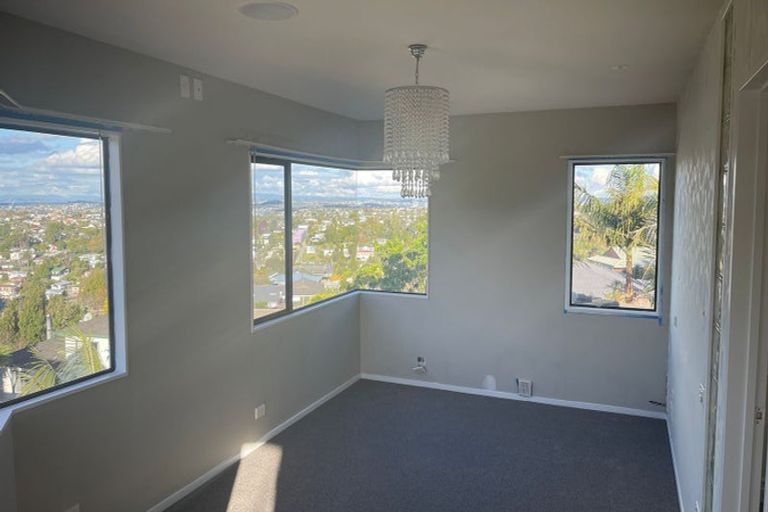 Photo of property in 1/41 High Road, Glenfield, Auckland, 0629