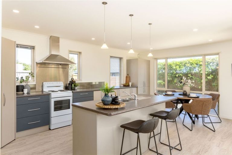 Photo of property in 21 Linkwater Way, Parklands, Christchurch, 8083