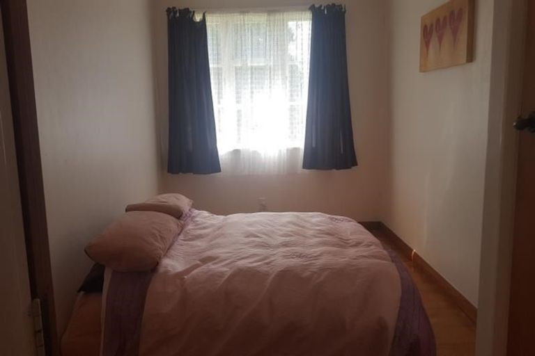 Photo of property in 11 Arimu Road, Papakura, 2110