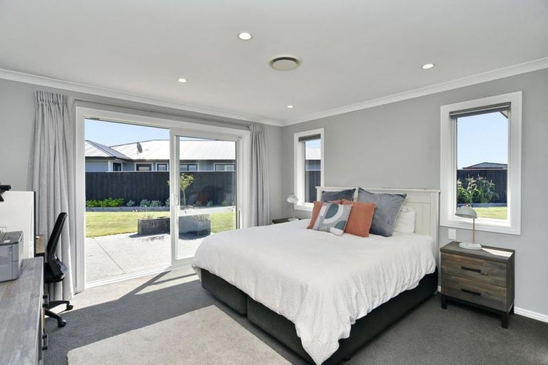 Photo of property in 35 Koura Drive, Rangiora, 7400