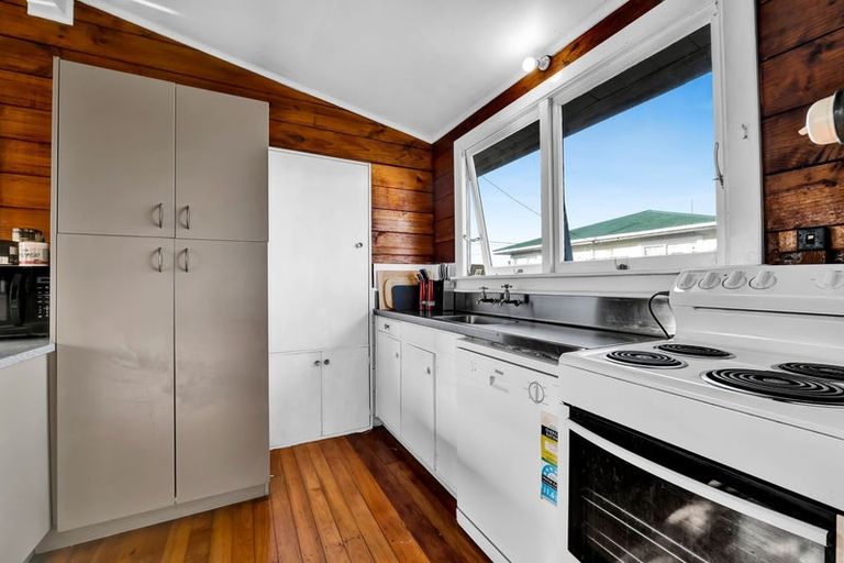 Photo of property in 23 Vogel Street, Hawera, 4610