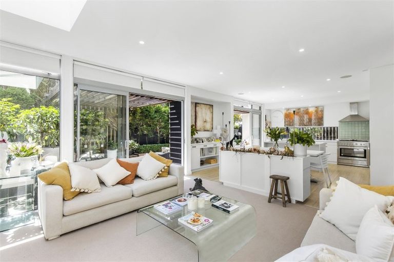 Photo of property in 71 Clare Road, St Albans, Christchurch, 8014