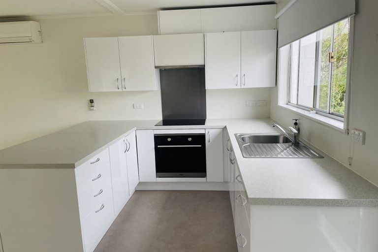 Photo of property in 3/122 Archers Road, Glenfield, Auckland, 0629