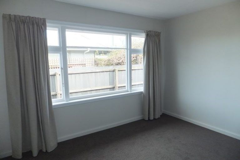 Photo of property in 2/12 Roslyn Avenue, Mairehau, Christchurch, 8052