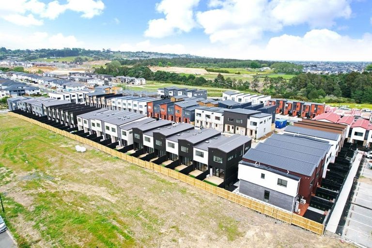 Photo of property in 15 Kiato Lane, Flat Bush, Auckland, 2019