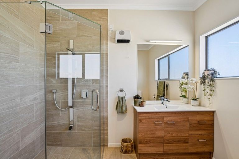 Photo of property in 51 Westreca Ridge Lane, Queensberry, Cromwell, 9383