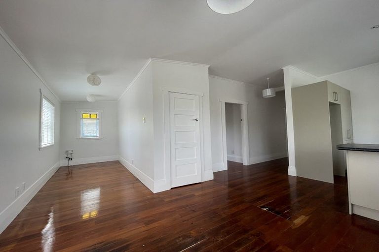 Photo of property in 29a Miro Street, New Lynn, Auckland, 0600